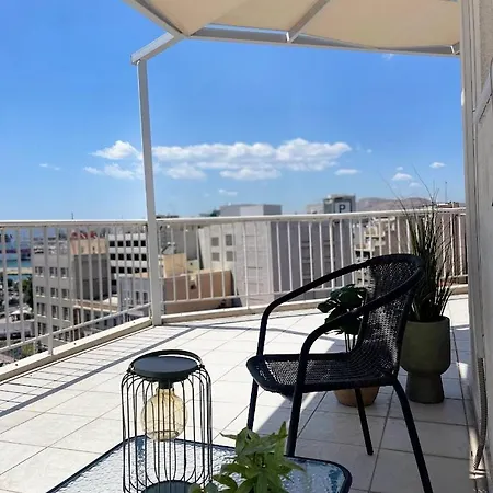 Apartment 7th Heaven Elevated Portview Retreat & Vibes *